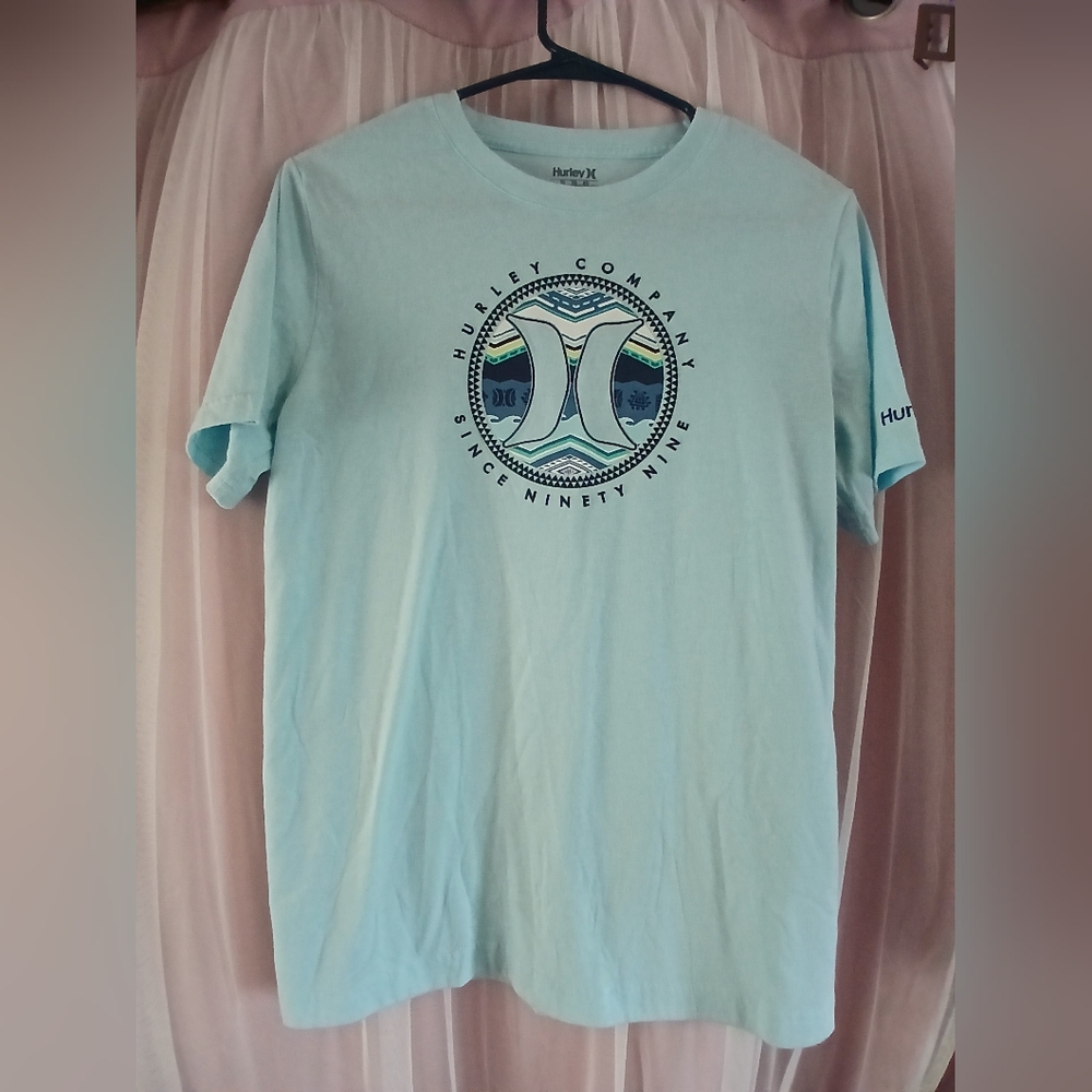 Hurley Aqua Graphic Tee size XL 13/15 YRS